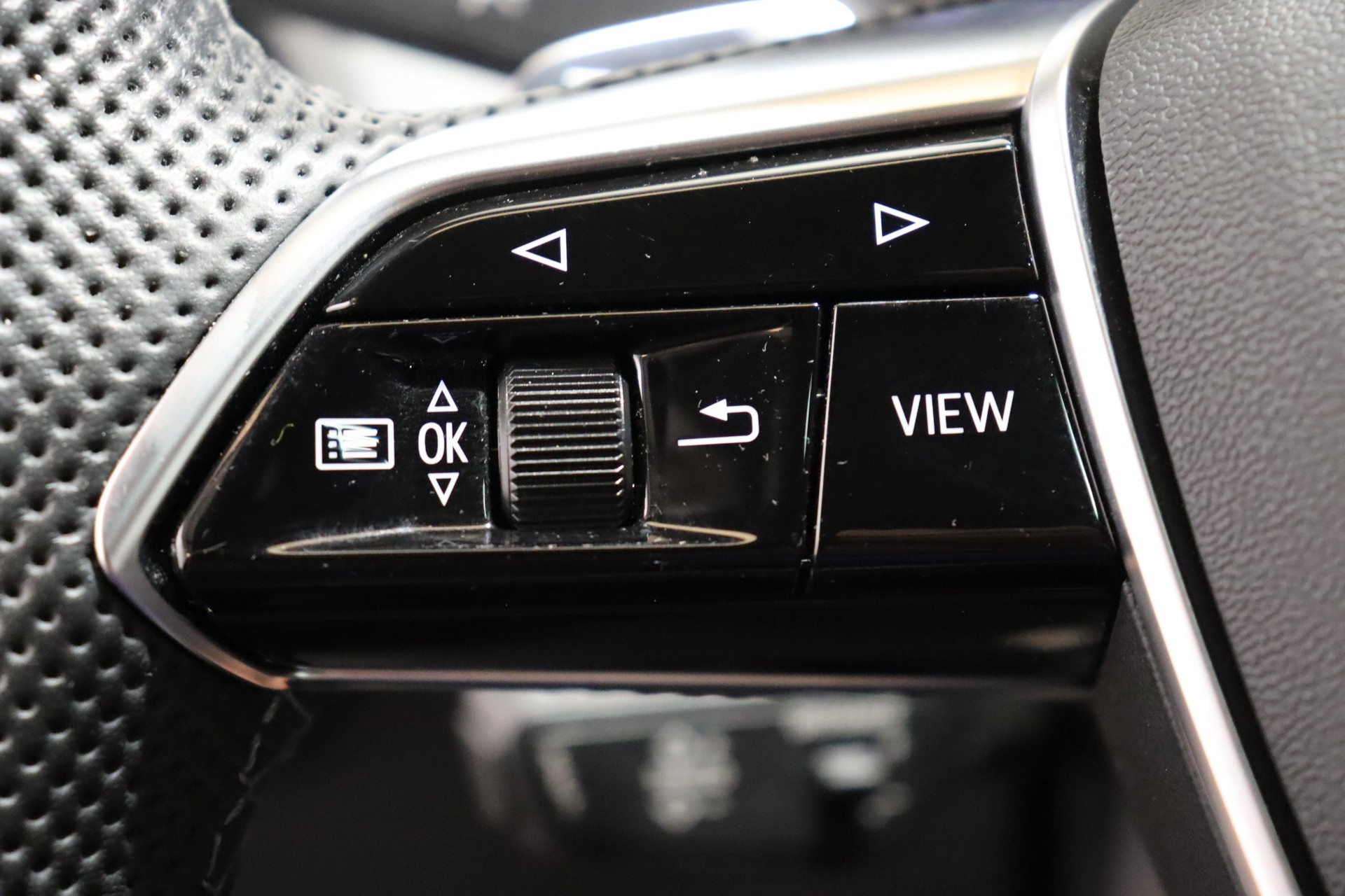 AUDI e-tron GT quattro-image-18