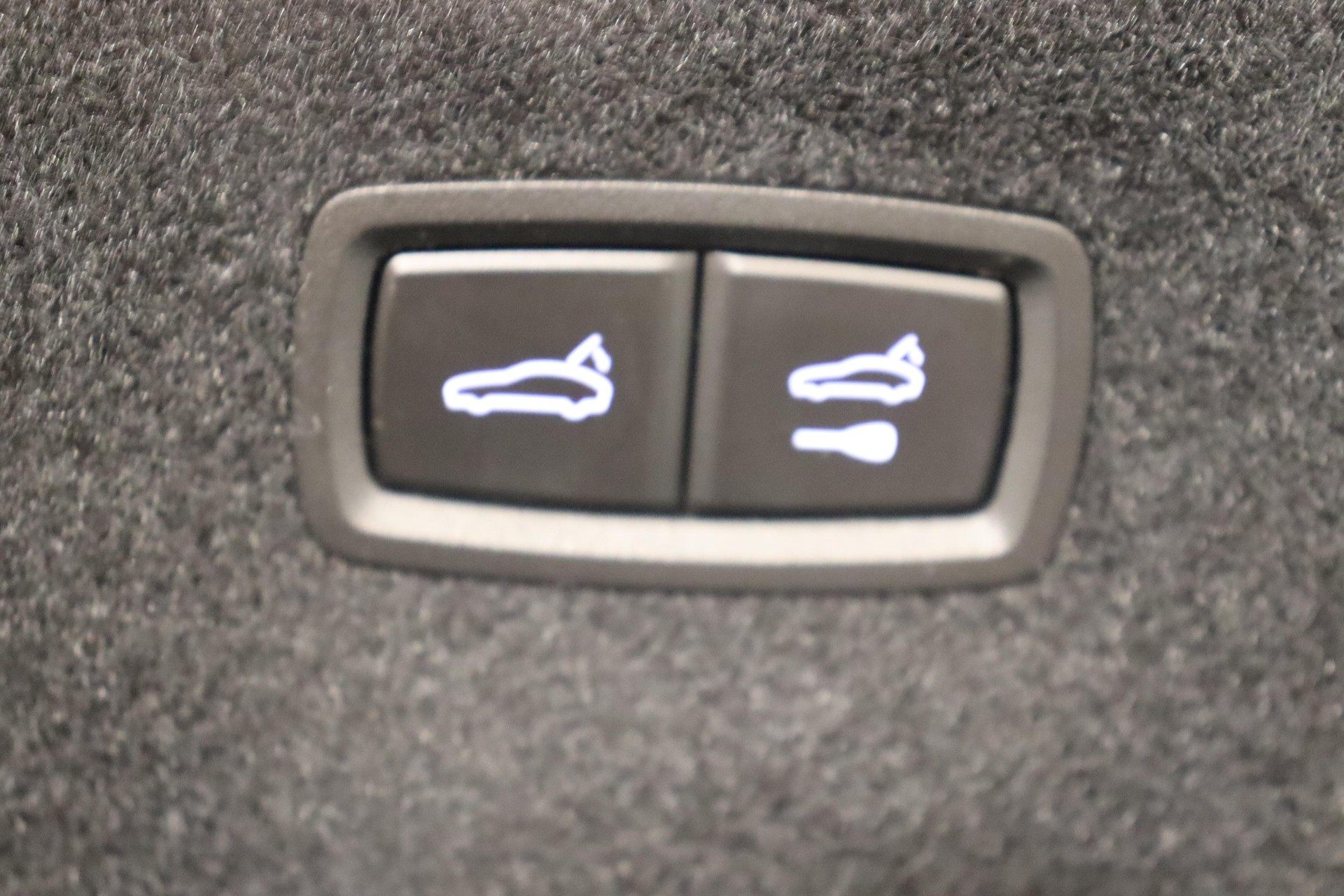 AUDI e-tron GT quattro-image-6