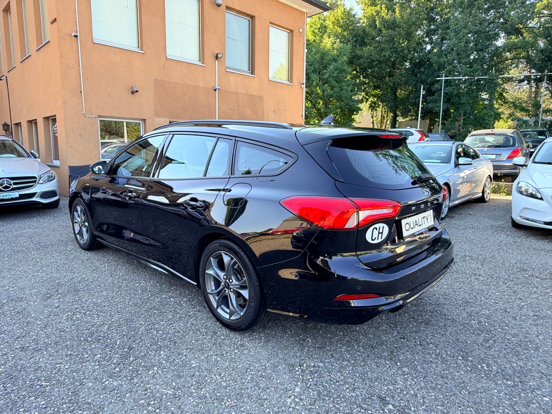 FORD Focus 1.0 SCTi Titanium ST-Line-image-12