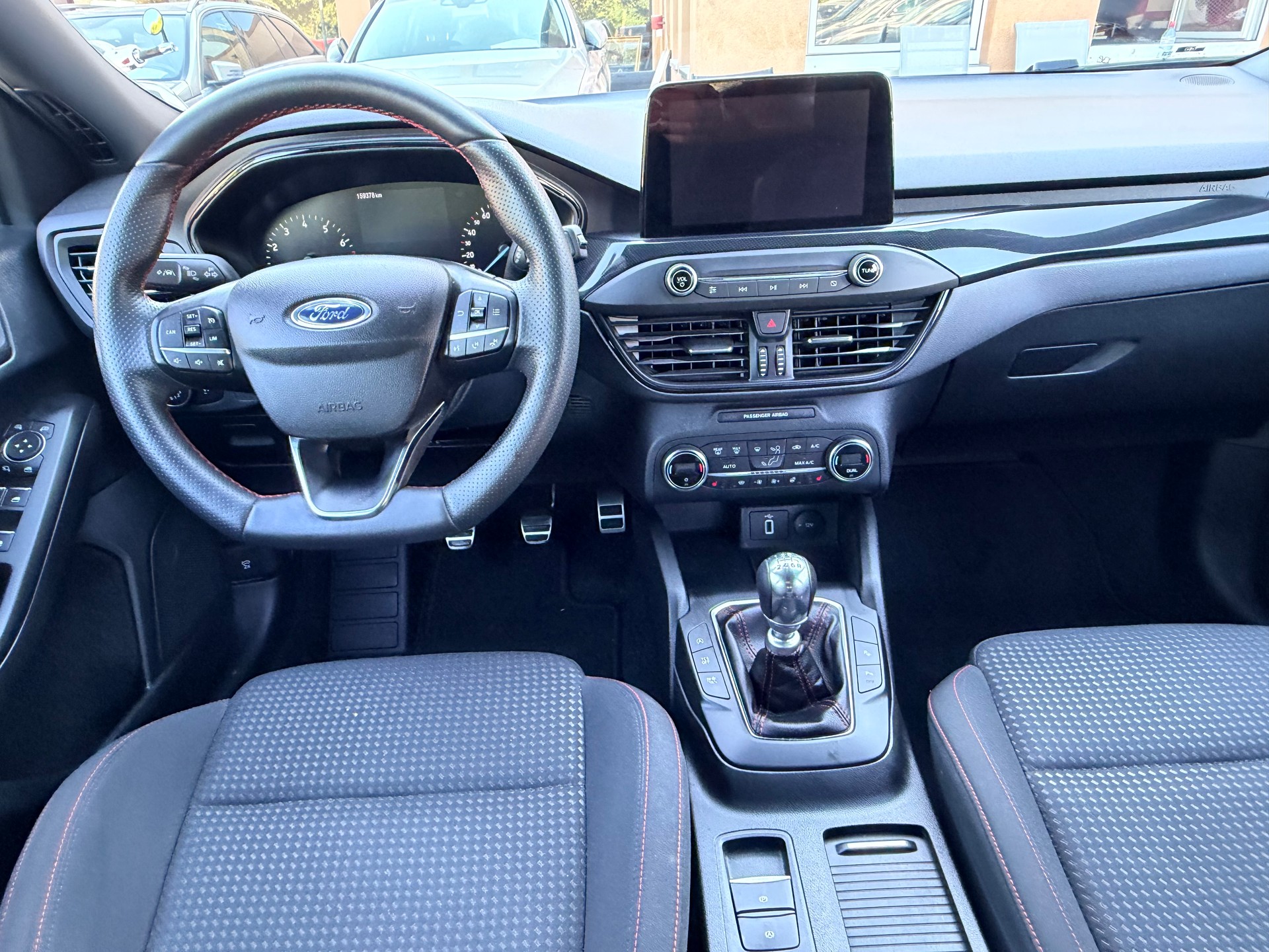 FORD Focus 1.0 SCTi Titanium ST-Line-image-11