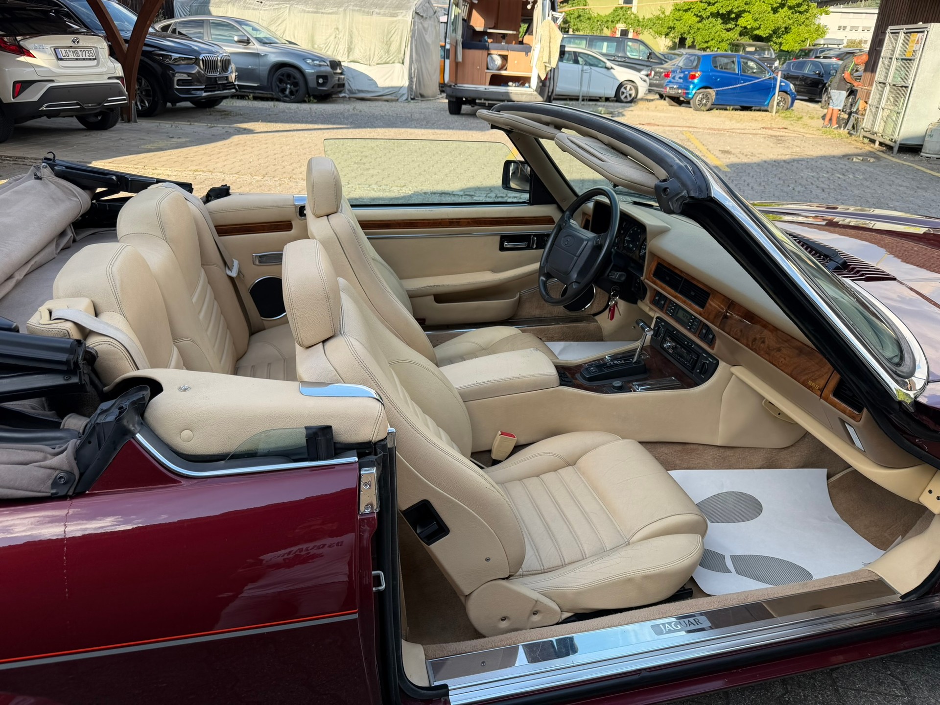 JAGUAR XJS 6.0 V12 Convertible-image-8
