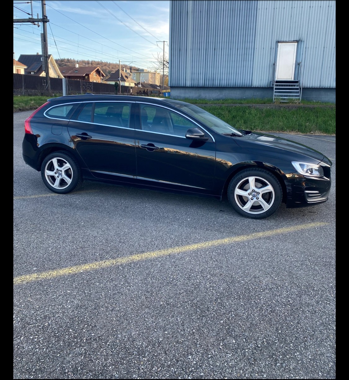 VOLVO V60 D4 Kinetic Geartronic-image-5
