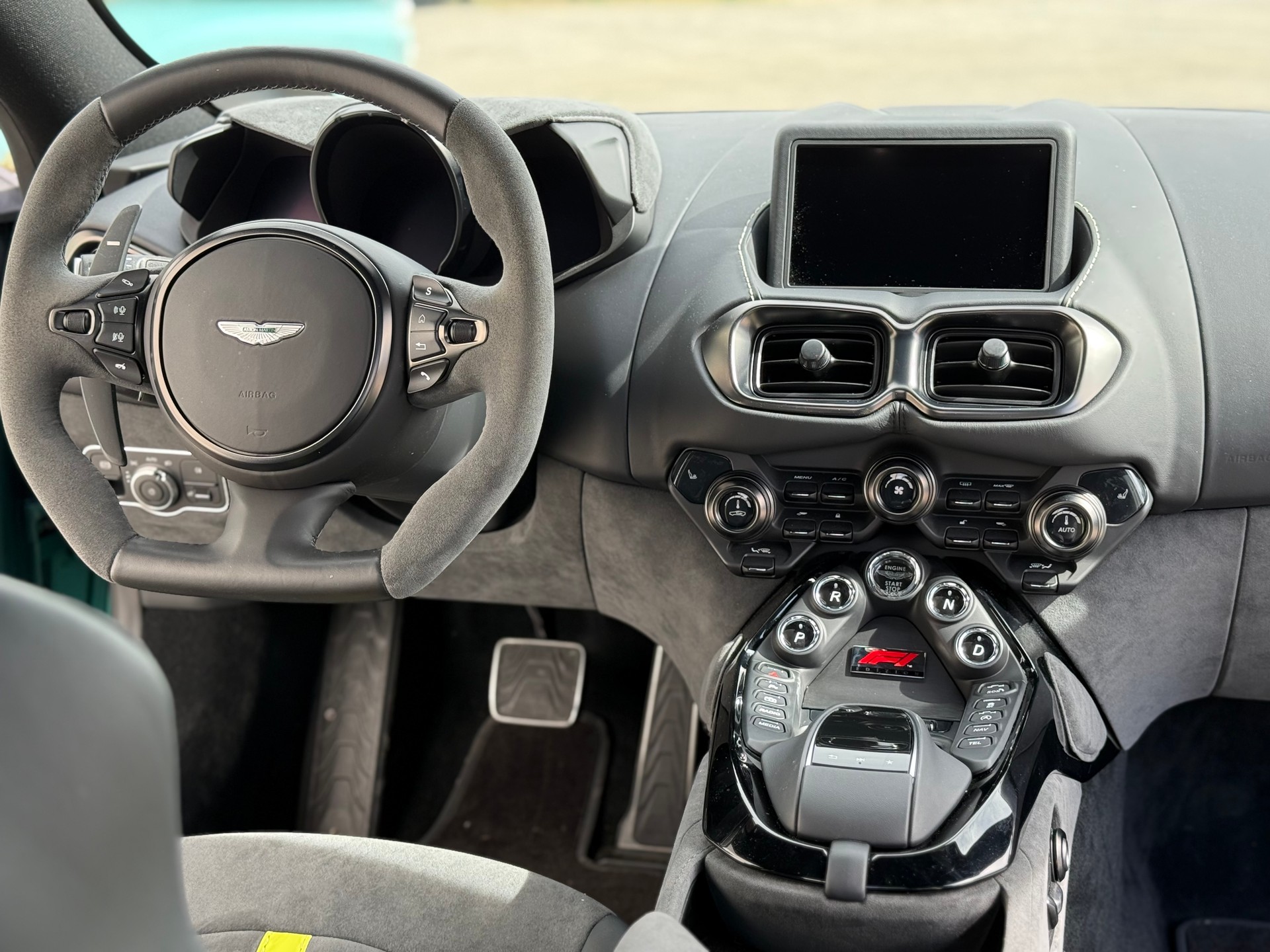 ASTON MARTIN F1-image-7