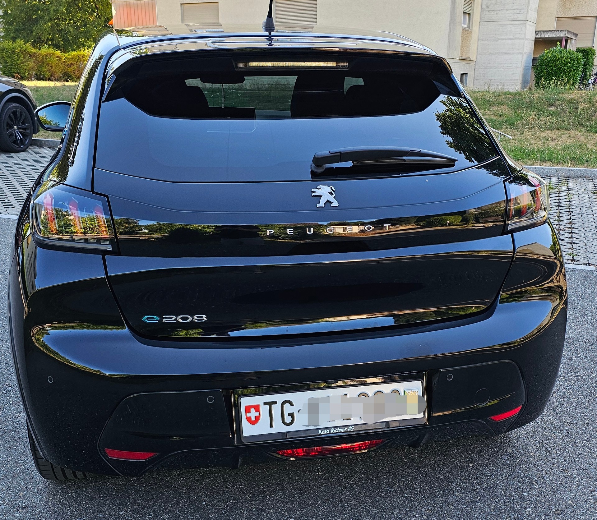 PEUGEOT e-Allure Pack-image-3