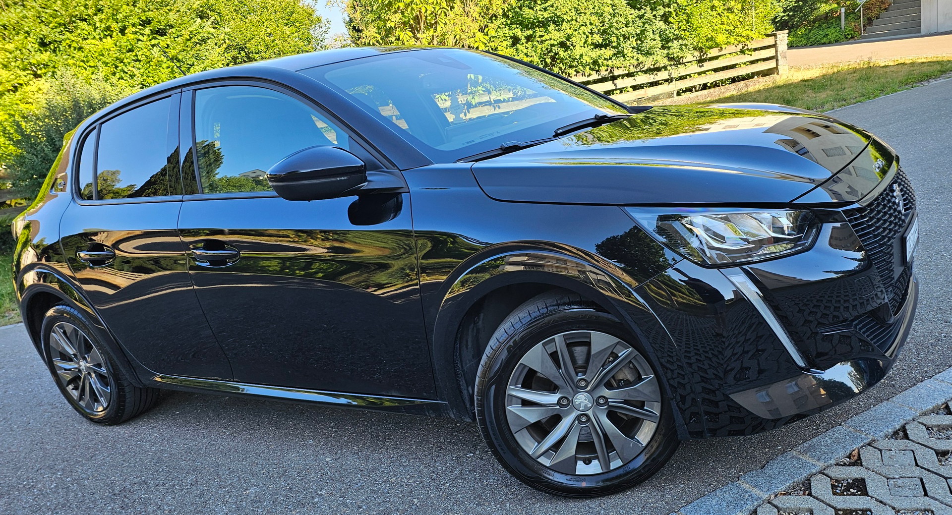 PEUGEOT e-Allure Pack-image-0
