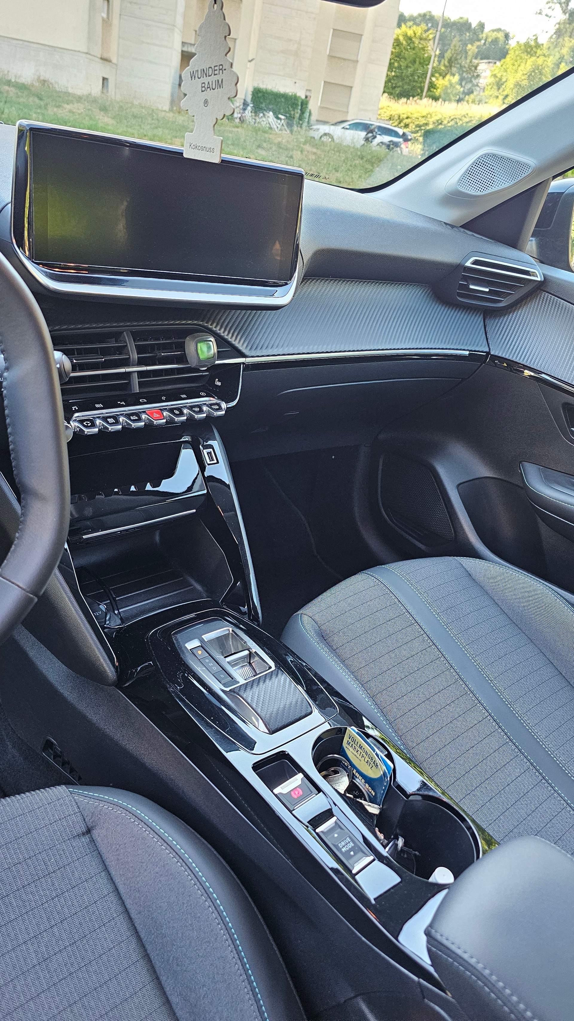 PEUGEOT e-Allure Pack-image-5