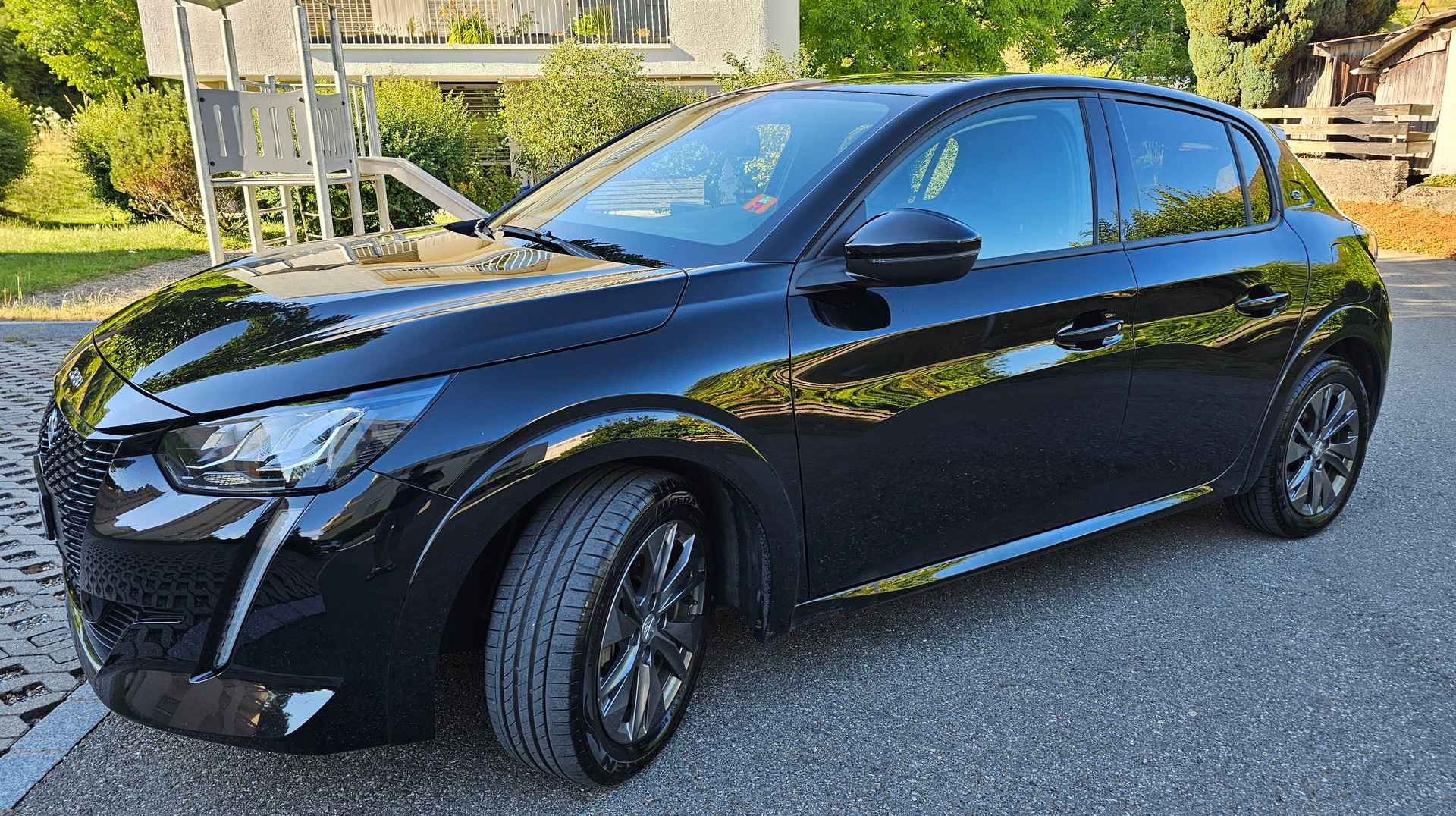 PEUGEOT e-Allure Pack-image-1