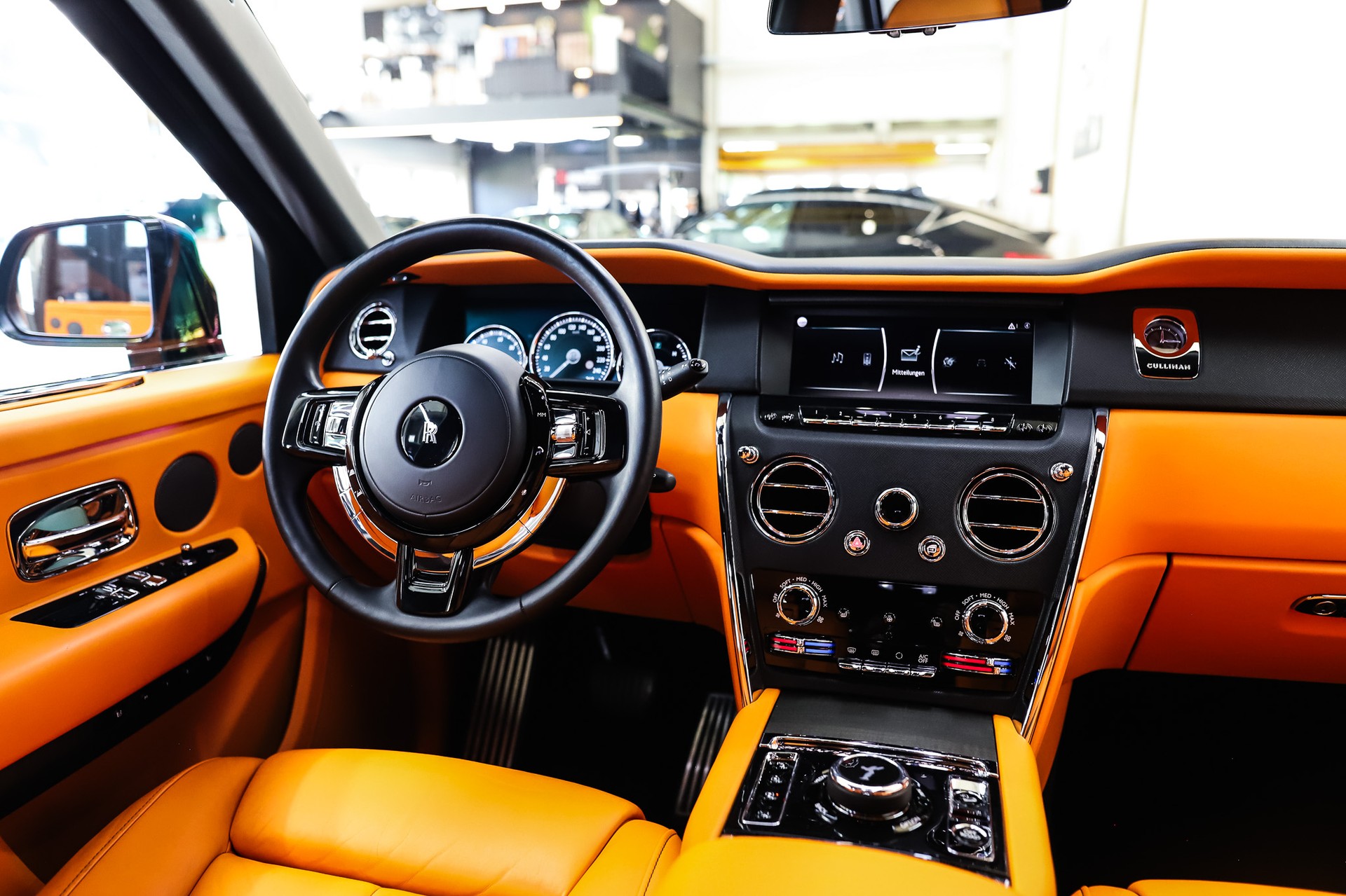 ROLLS-ROYCE Cullinan 6.7 V12 * MANSORY *-image-18
