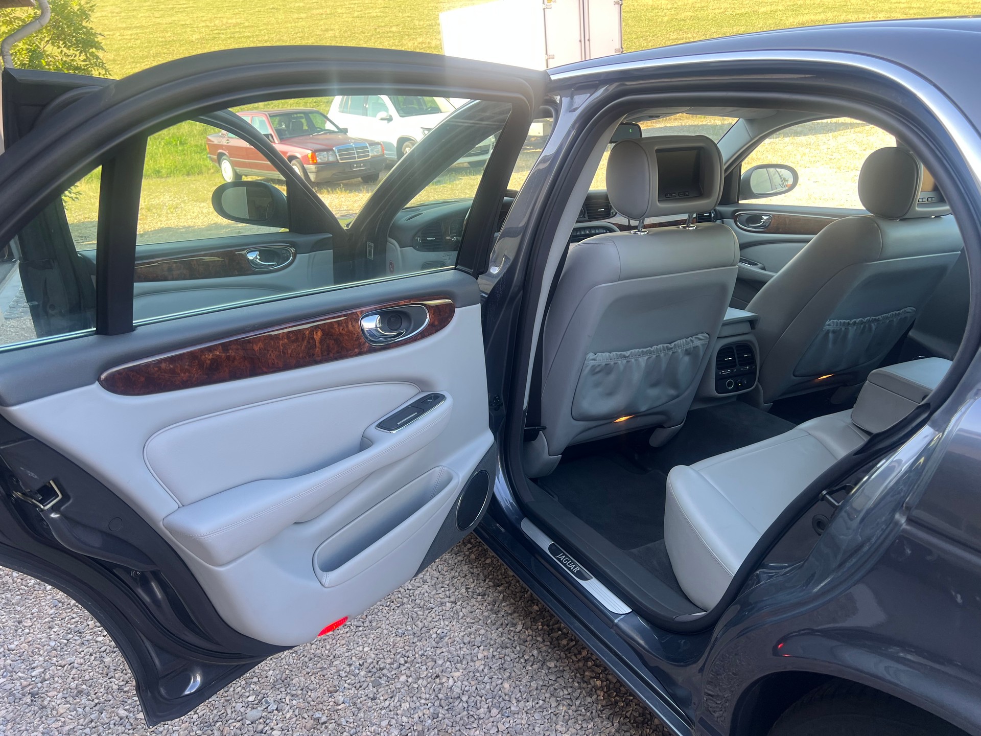 JAGUAR XJ8 LWB 3.5 V8 Executive-image-9