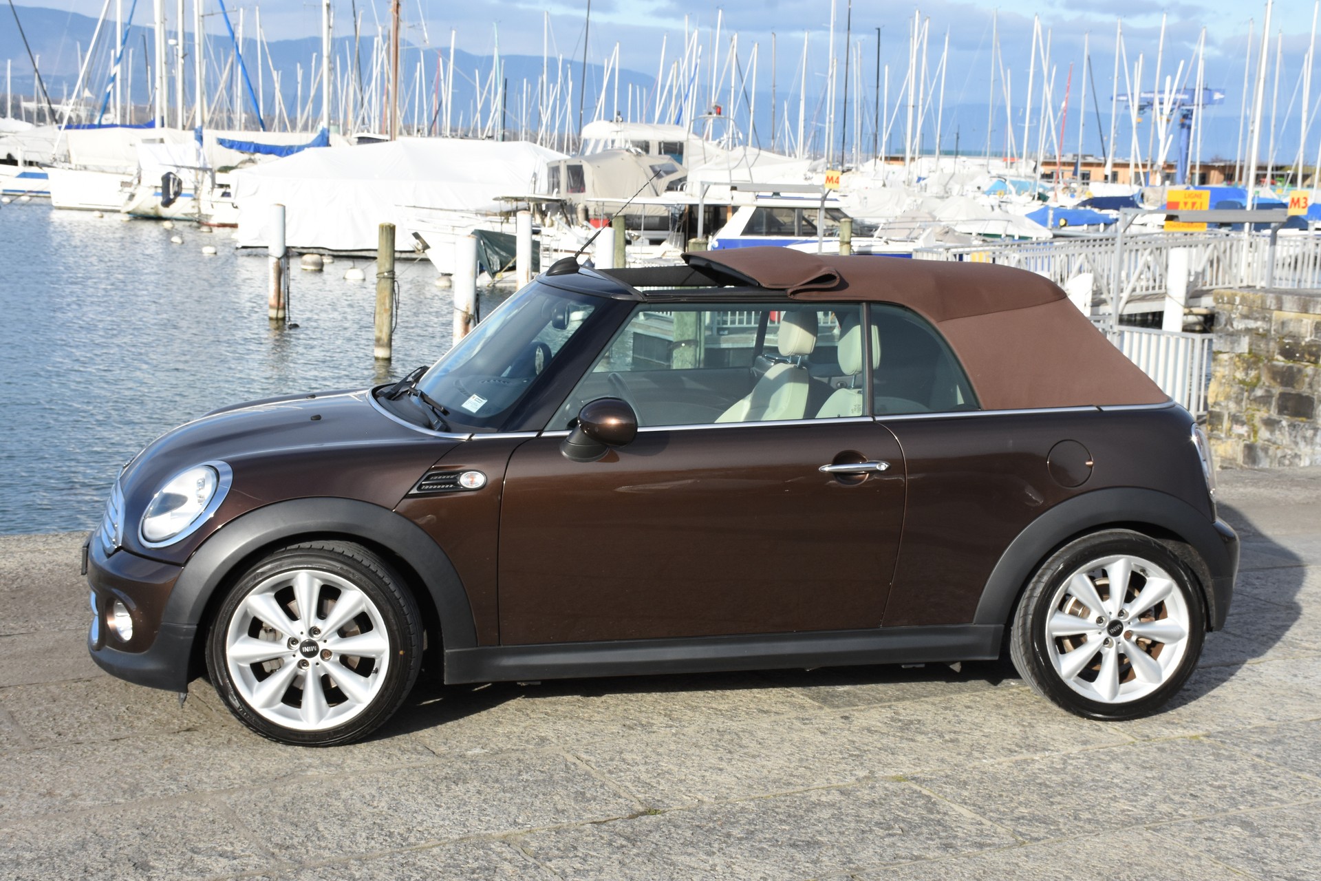 MINI CABRIO-image-3