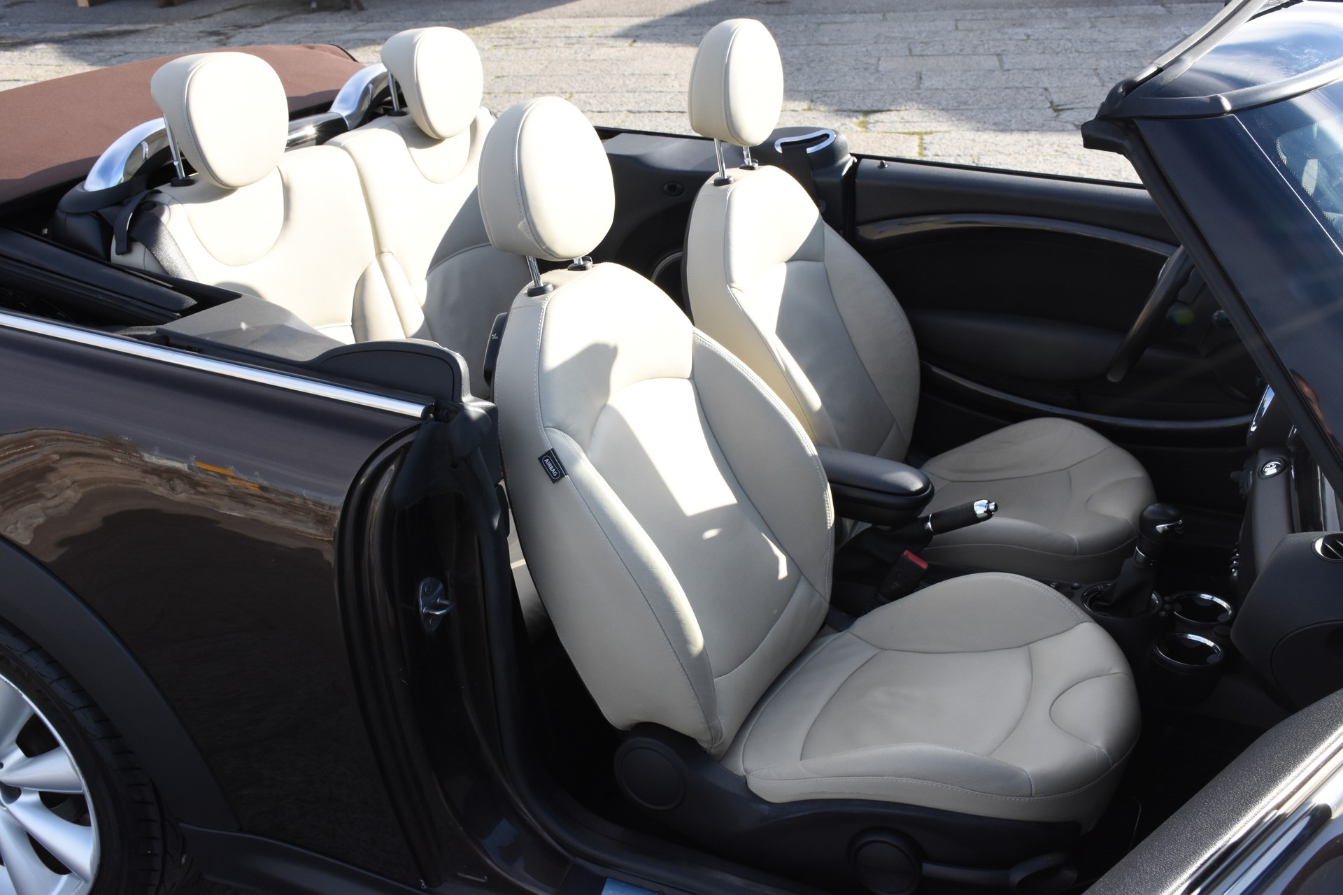 MINI CABRIO-image-4