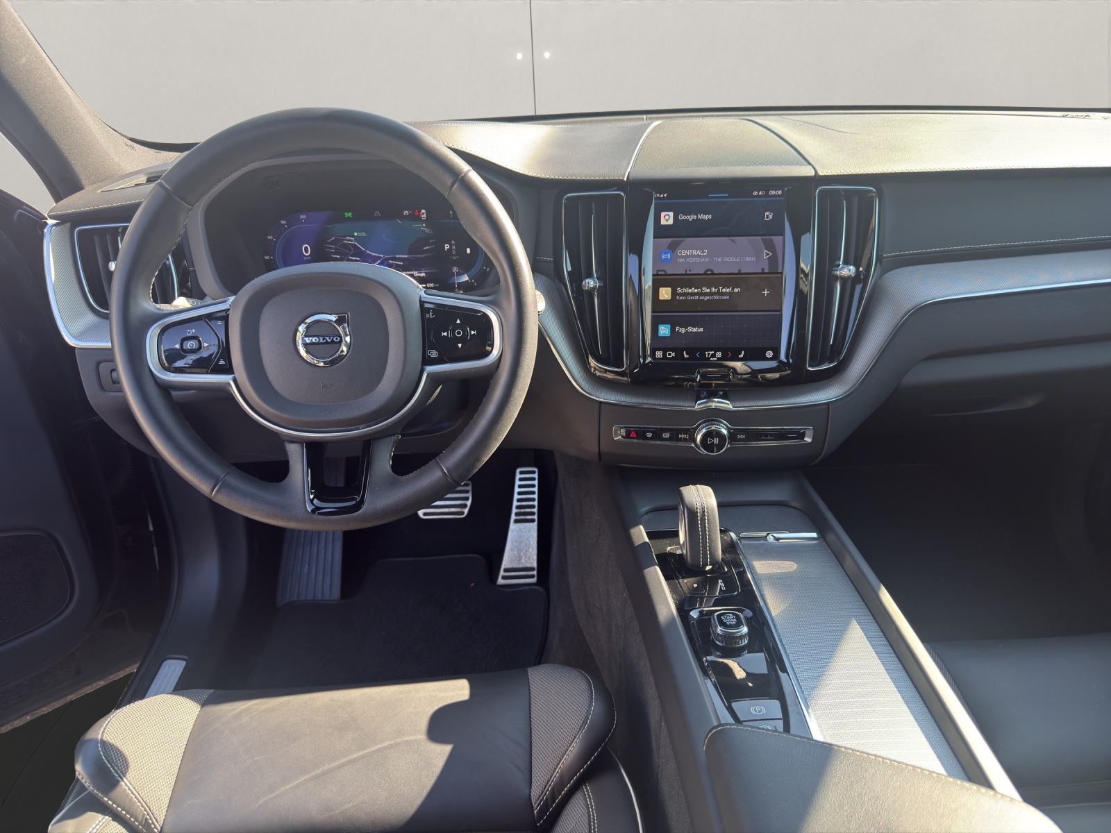 VOLVO XC60 2.0 B5 MH R-Design AWD .-image-12