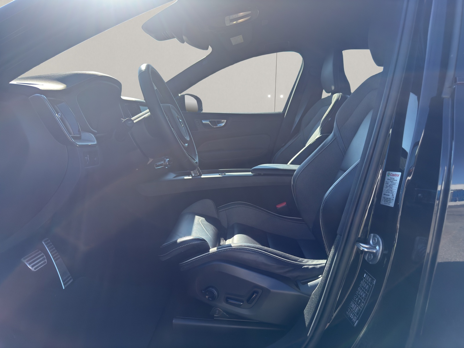 VOLVO XC60 2.0 B5 MH R-Design AWD .-image-8