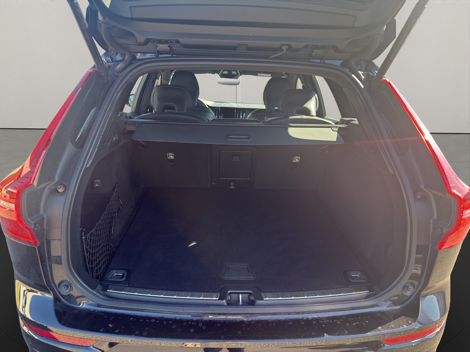VOLVO XC60 2.0 B5 MH R-Design AWD .-image-5