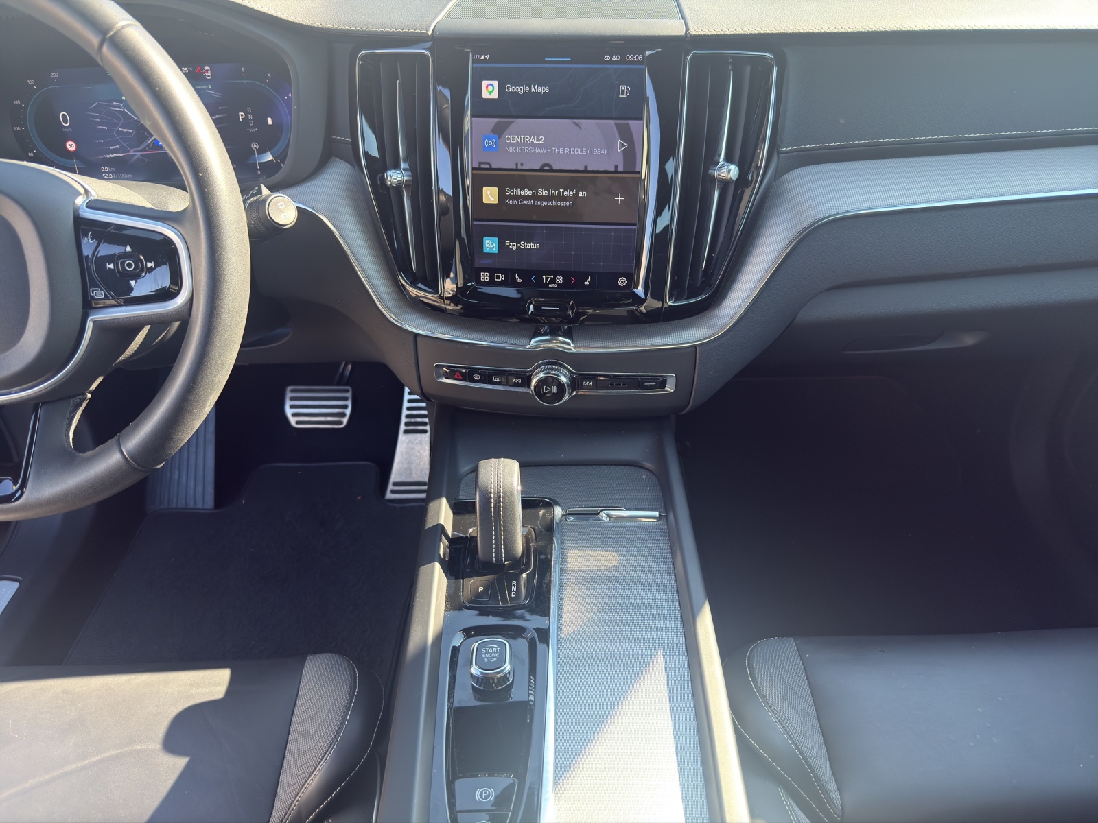 VOLVO XC60 2.0 B5 MH R-Design AWD .-image-14