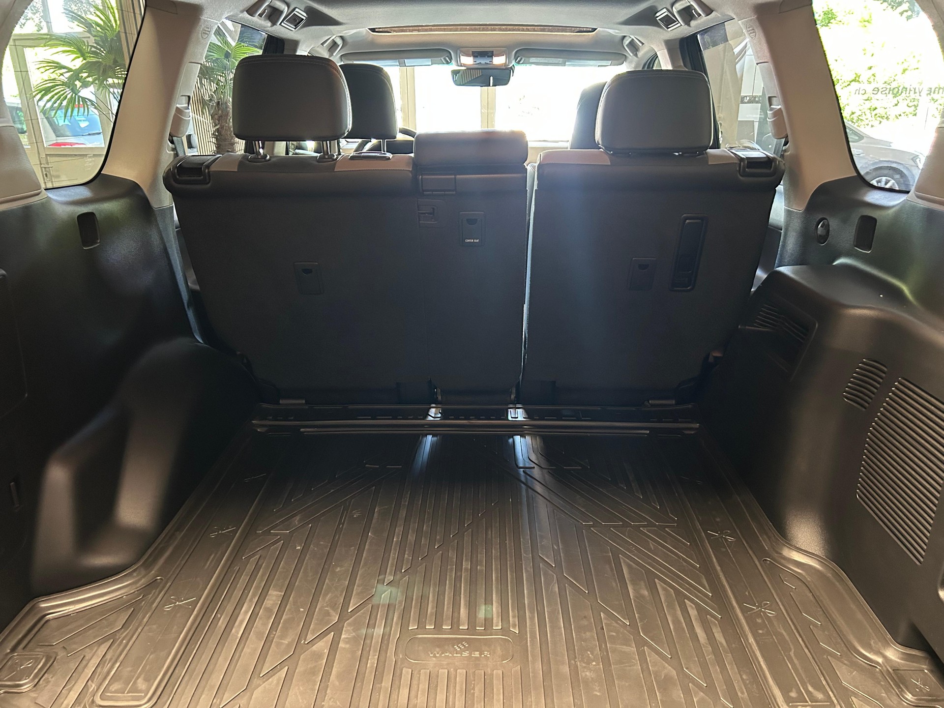 TOYOTA Land Cruiser 2.8 D 204 Invincible-image-25