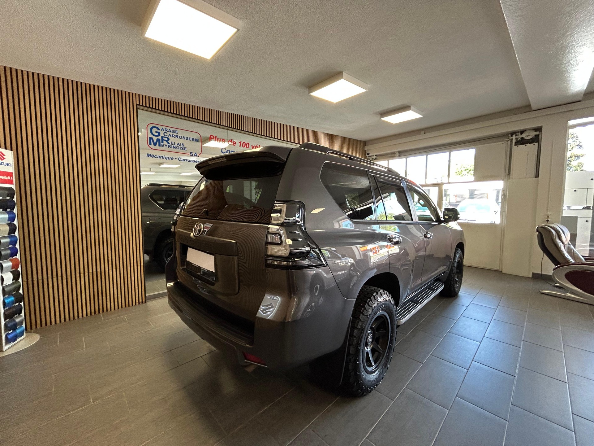 TOYOTA Land Cruiser 2.8 D 204 Invincible-image-7