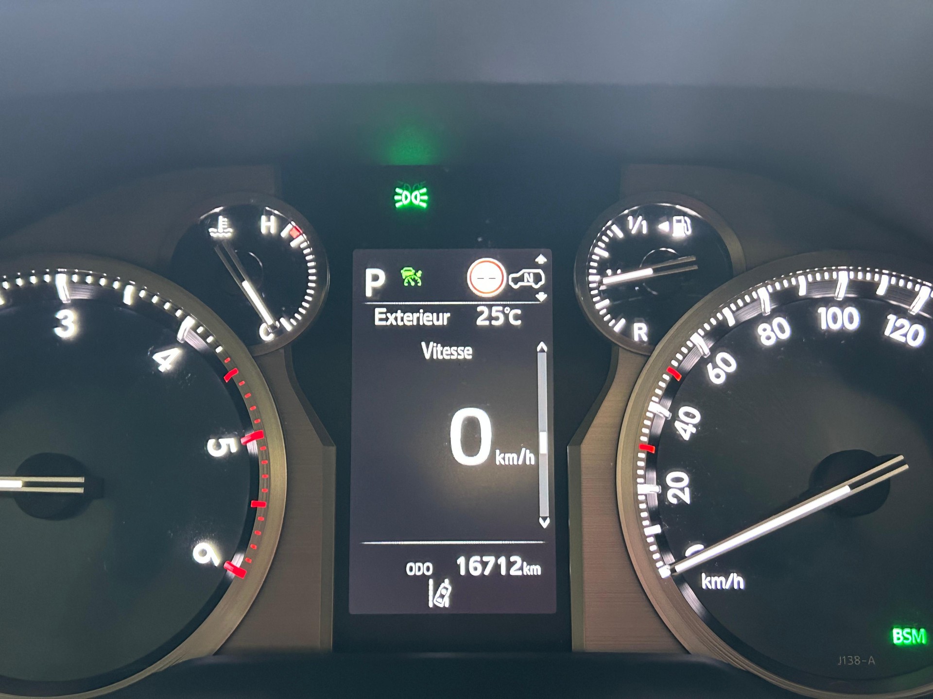 TOYOTA Land Cruiser 2.8 D 204 Invincible-image-10