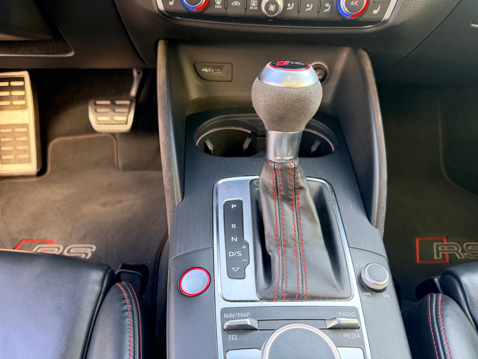 AUDI RS3 Sportback 2.5 TSI quattro S-tronic-image-11
