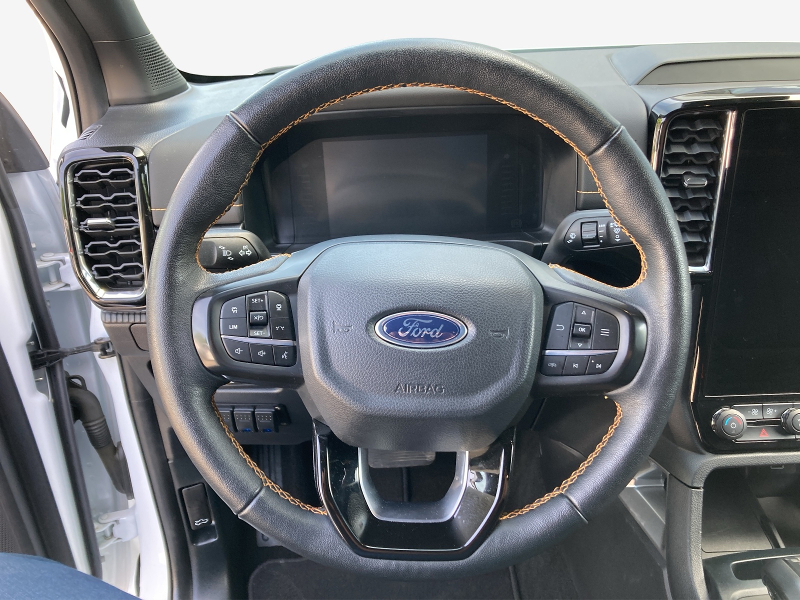 FORD Ranger Wildtrak 2.0 Eco Blue e-4WD Automat-image-9