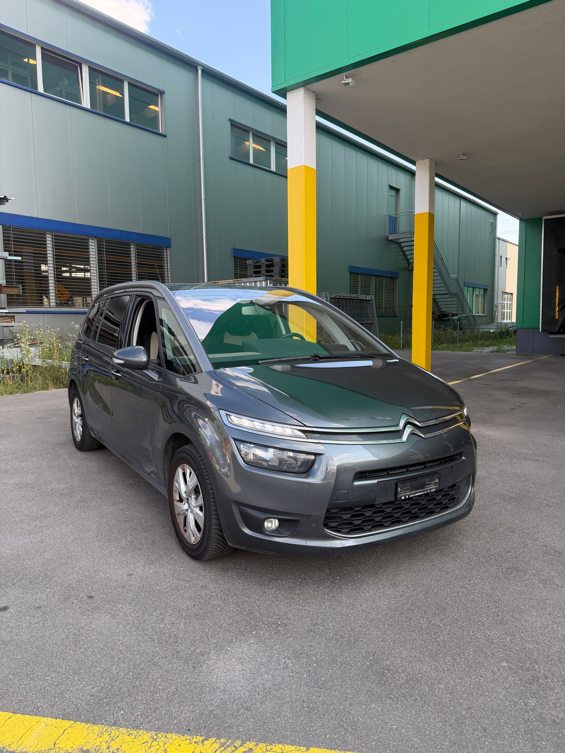 CITROEN Grand C4 Picasso 1.6 e-HDi Attraction EGS6-image-0