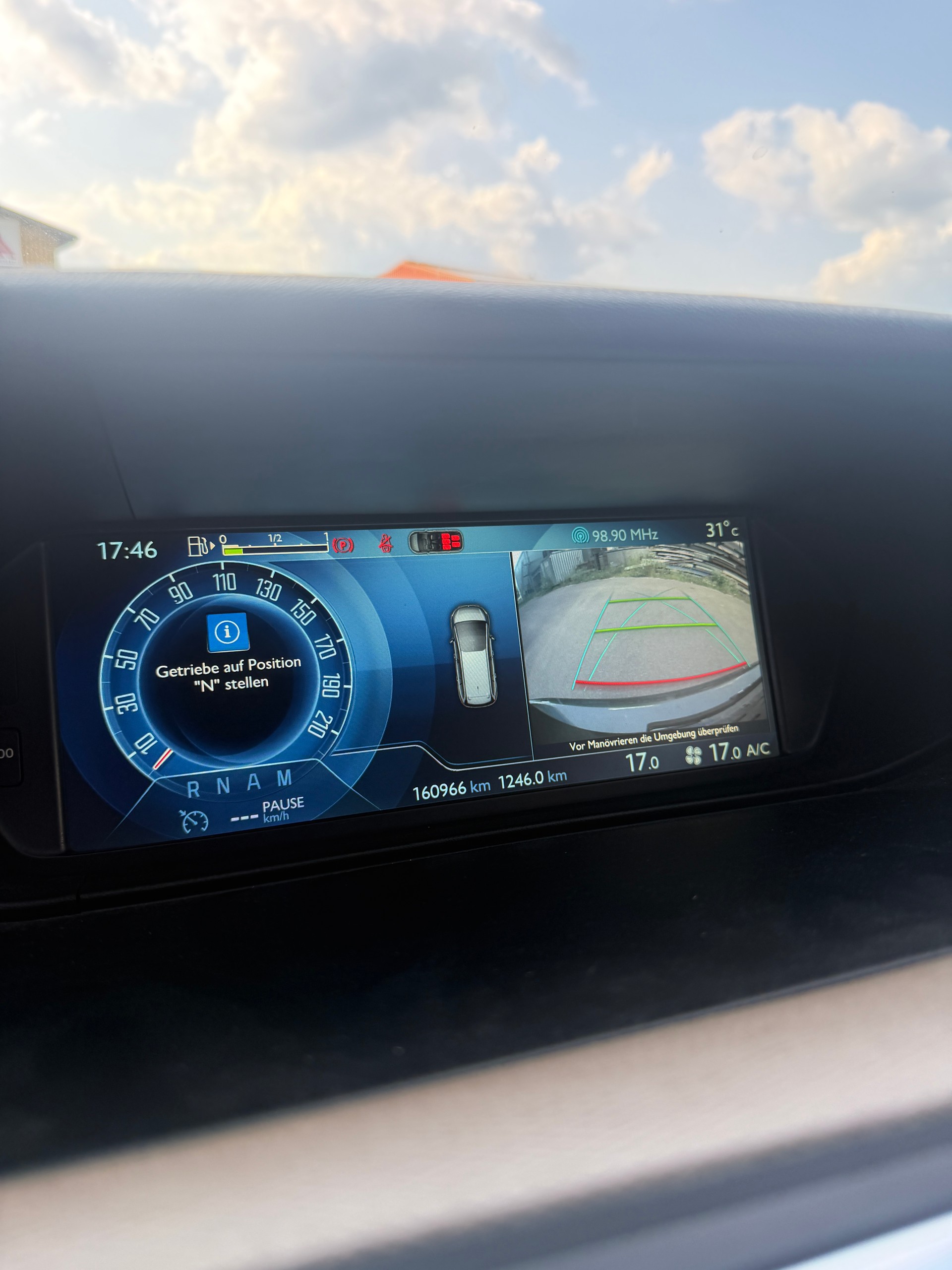 CITROEN Grand C4 Picasso 1.6 e-HDi Attraction EGS6-image-12