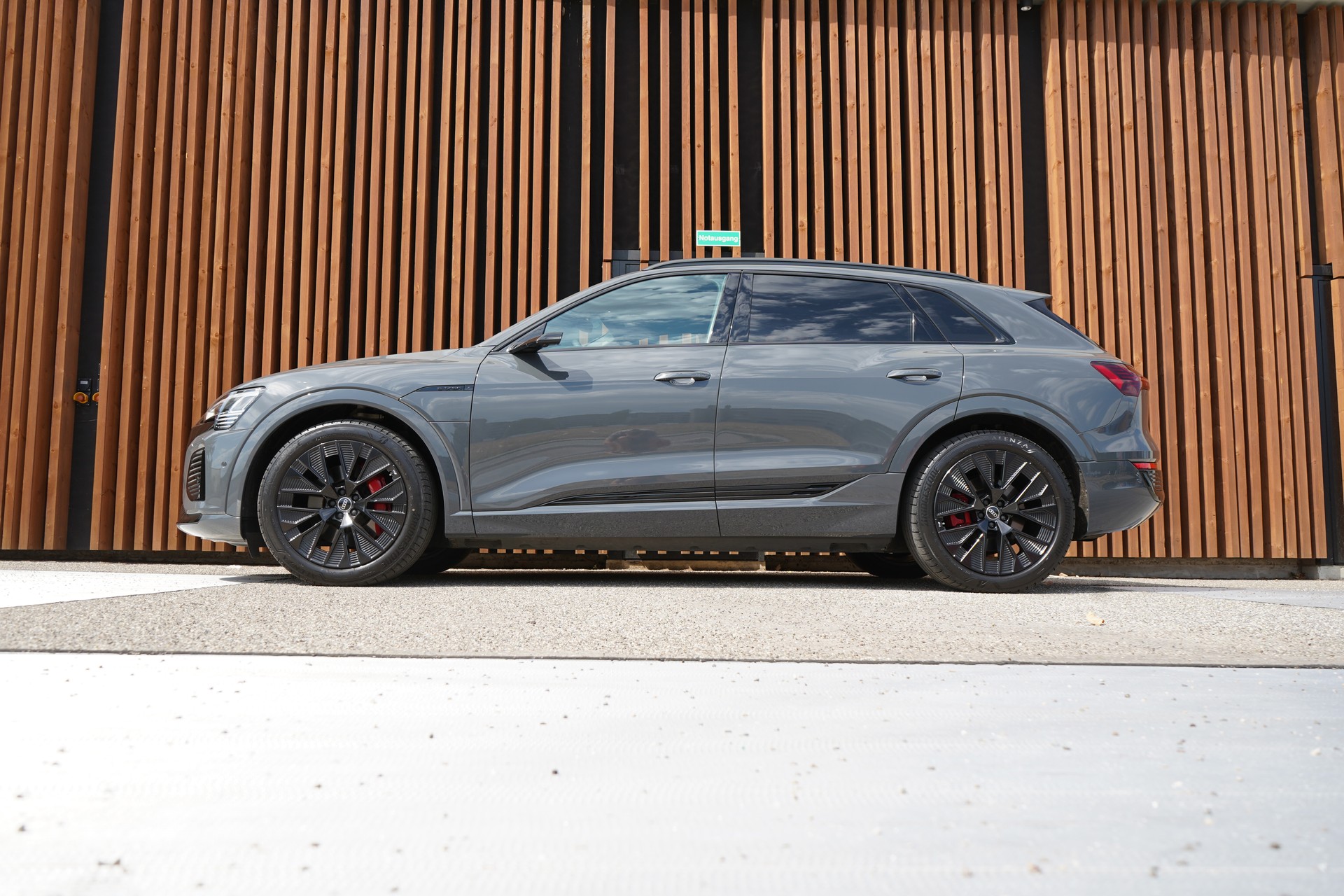 AUDI Q8 55 E-TRON S LINE BLACK EDITION QUATTRO l 408 PS-showroom-element-1