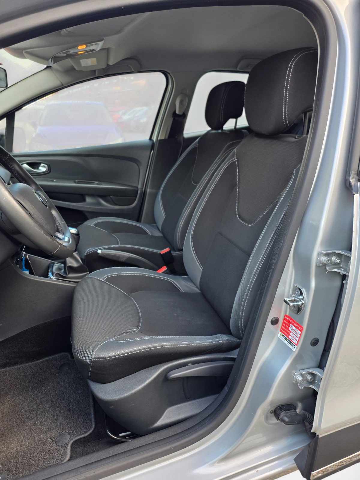 RENAULT Clio 0.9 12V Intens-image-11