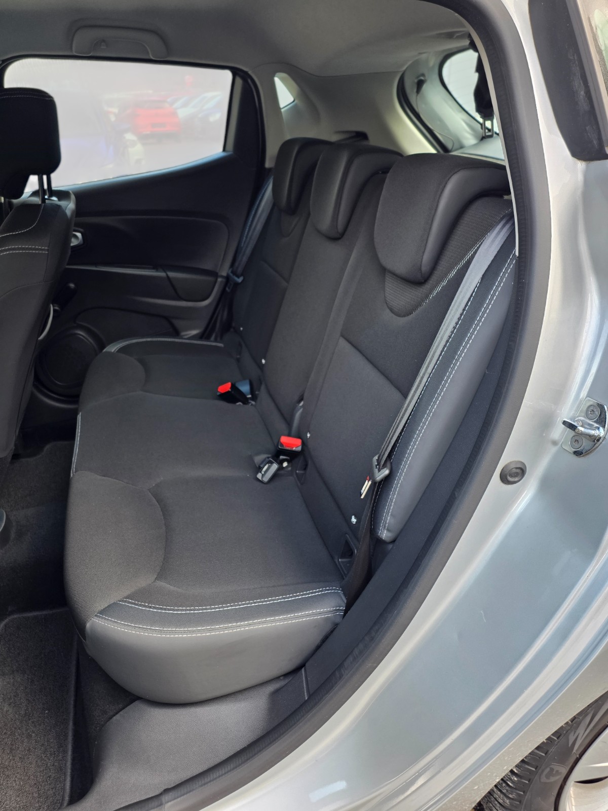 RENAULT Clio 0.9 12V Intens-image-12