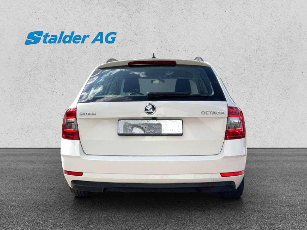 SKODA Octavia Combi 1.6 TDI 115 Ambition DSG-image-4