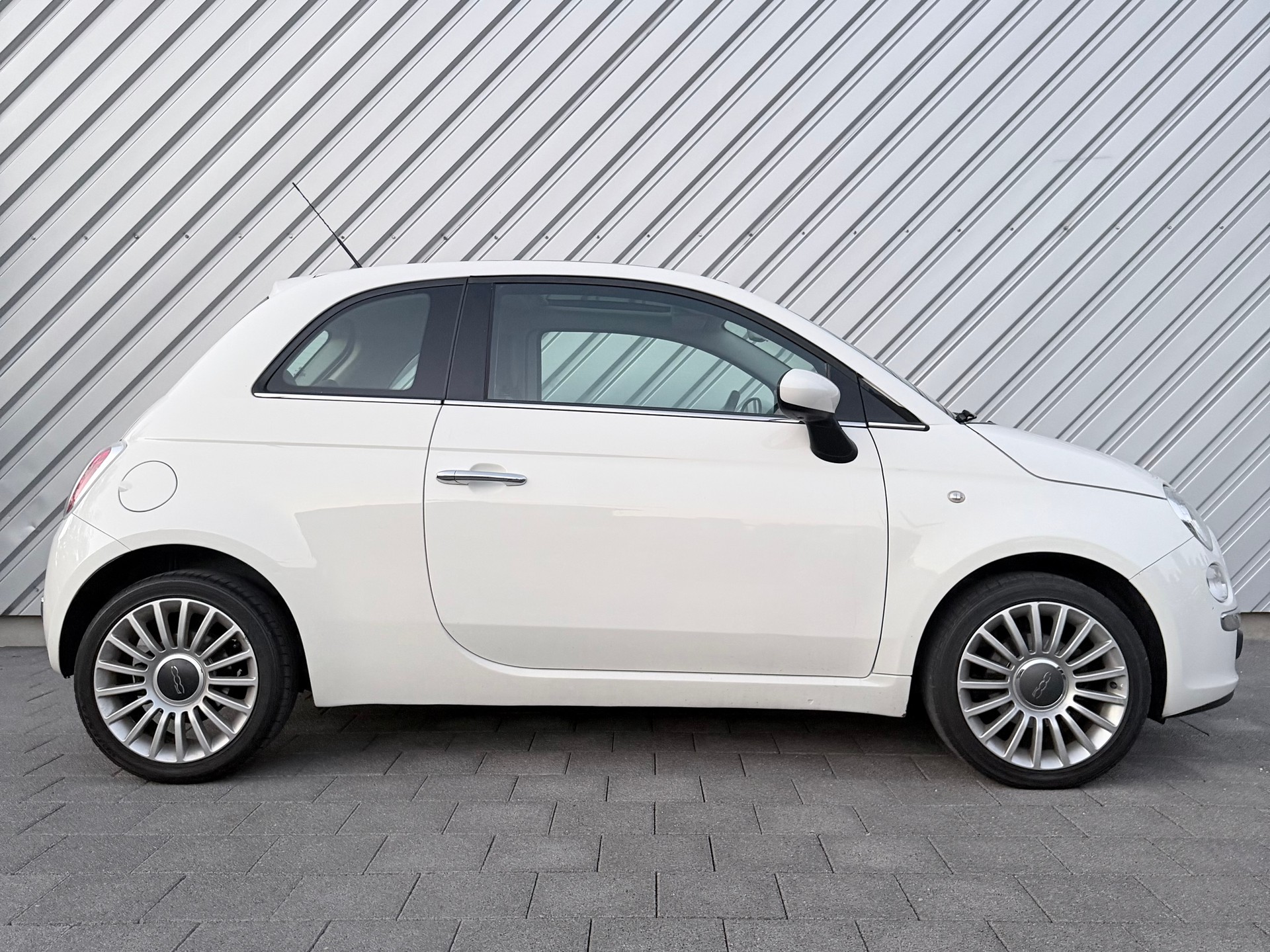 FIAT 500 1.4 16V Lounge-showroom-element-2