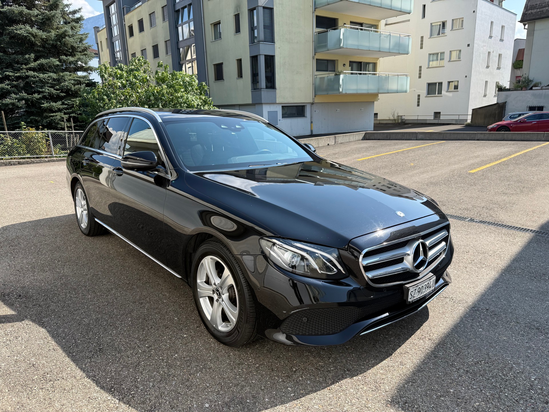 MERCEDES-BENZ E 200 4 Matic 9G-Tronic-image-2