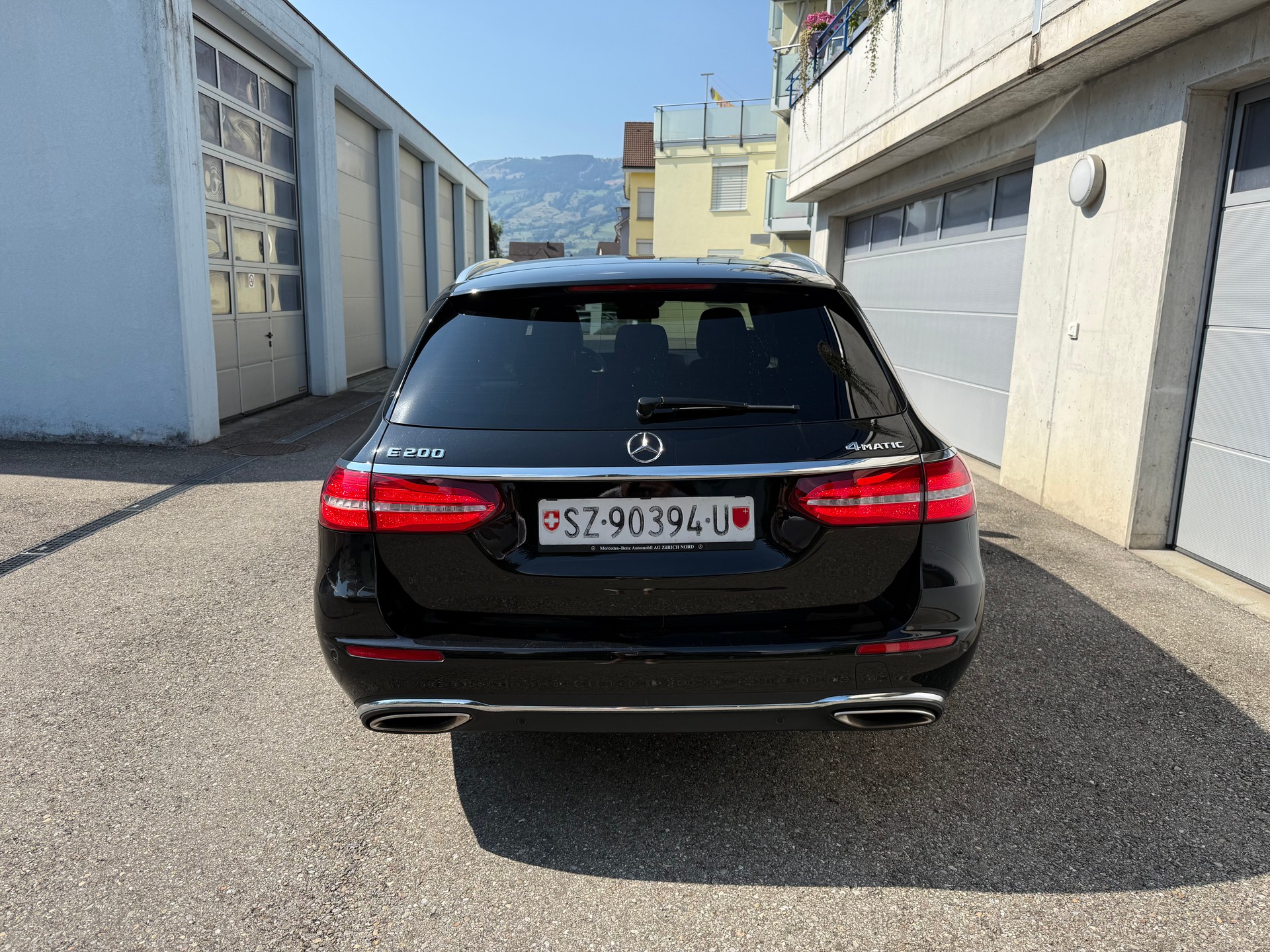 MERCEDES-BENZ E 200 4 Matic 9G-Tronic-image-4