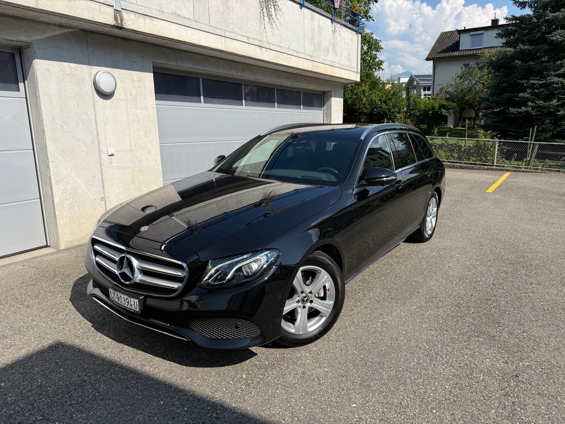 MERCEDES-BENZ E 200 4 Matic 9G-Tronic-image-0