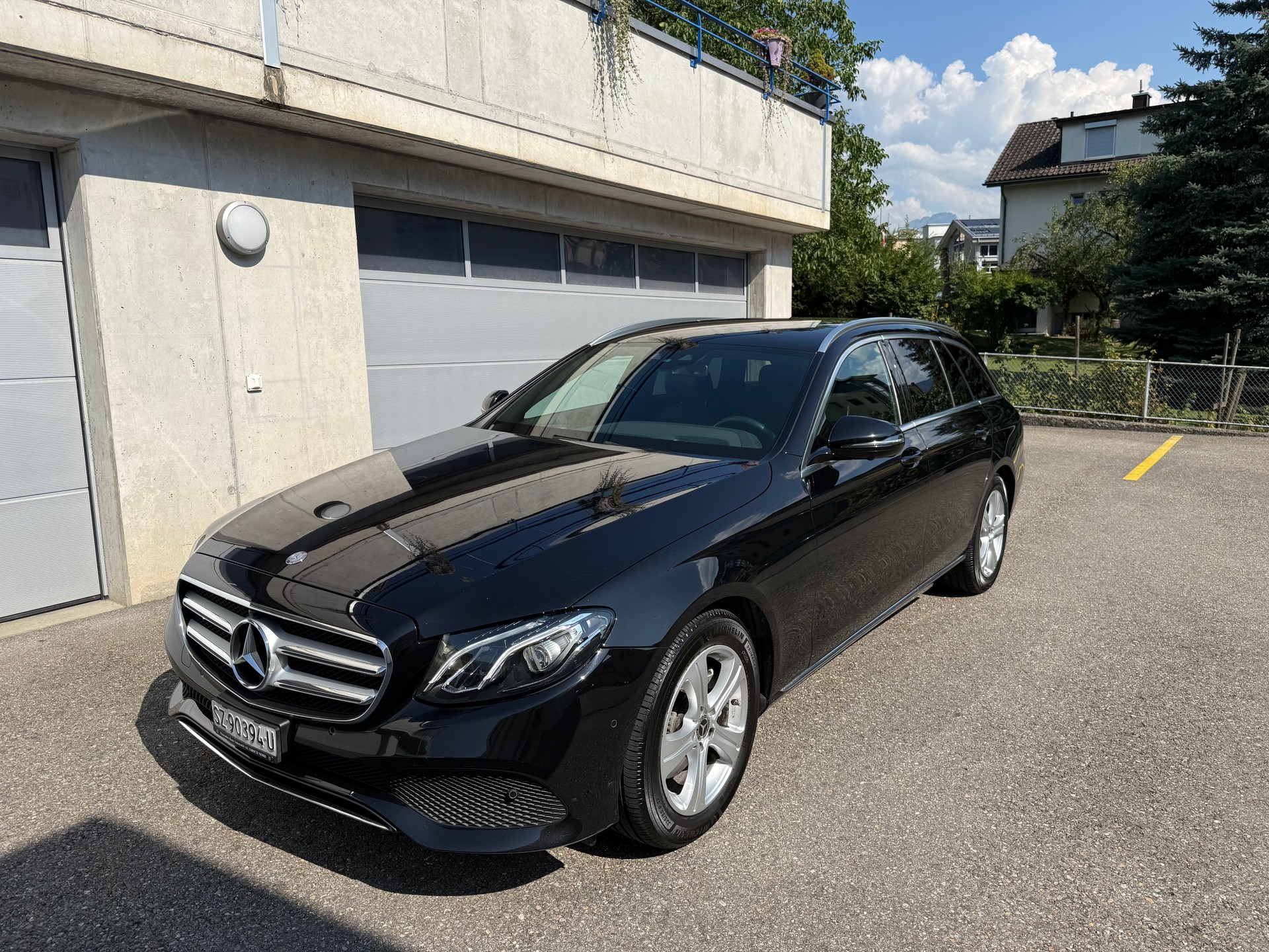 MERCEDES-BENZ E 200 4 Matic 9G-Tronic-image-7