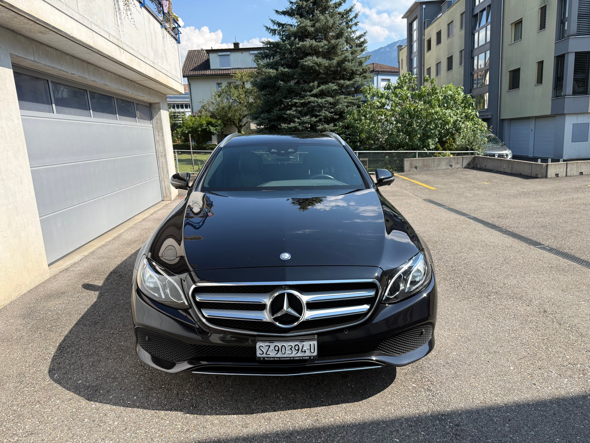 MERCEDES-BENZ E 200 4 Matic 9G-Tronic-image-1