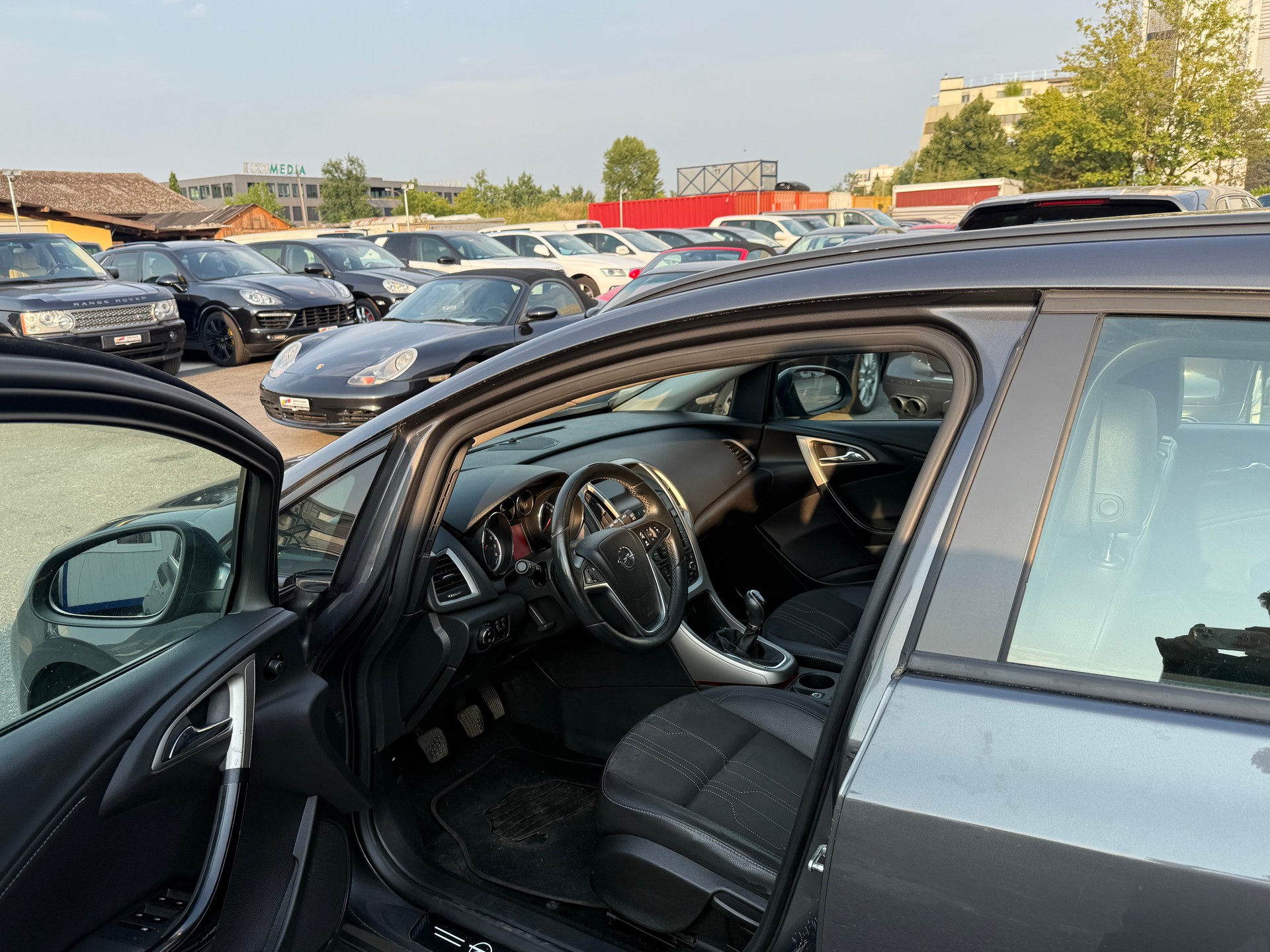 OPEL Astra ST 1.4i 16V Turbo Anniversary Ed. / FRISCH AB MFK / 8-fach bereift / Sitzheizung / Klimaautomatik / PDC-image-9