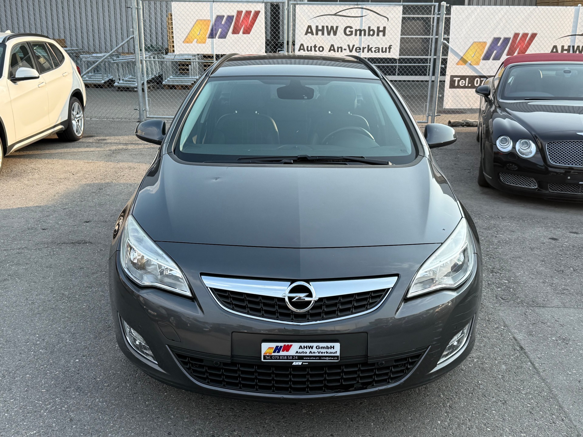 OPEL Astra ST 1.4i 16V Turbo Anniversary Ed. / FRISCH AB MFK / 8-fach bereift / Sitzheizung / Klimaautomatik / PDC-image-1