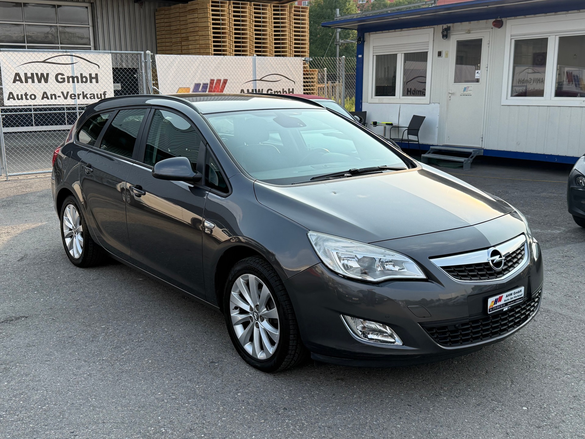 OPEL Astra ST 1.4i 16V Turbo Anniversary Ed. / FRISCH AB MFK / 8-fach bereift / Sitzheizung / Klimaautomatik / PDC-image-2