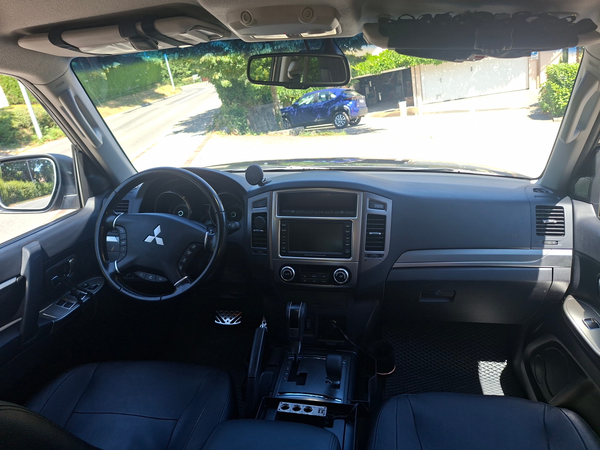 MITSUBISHI 3.2 DID Navigator-image-0