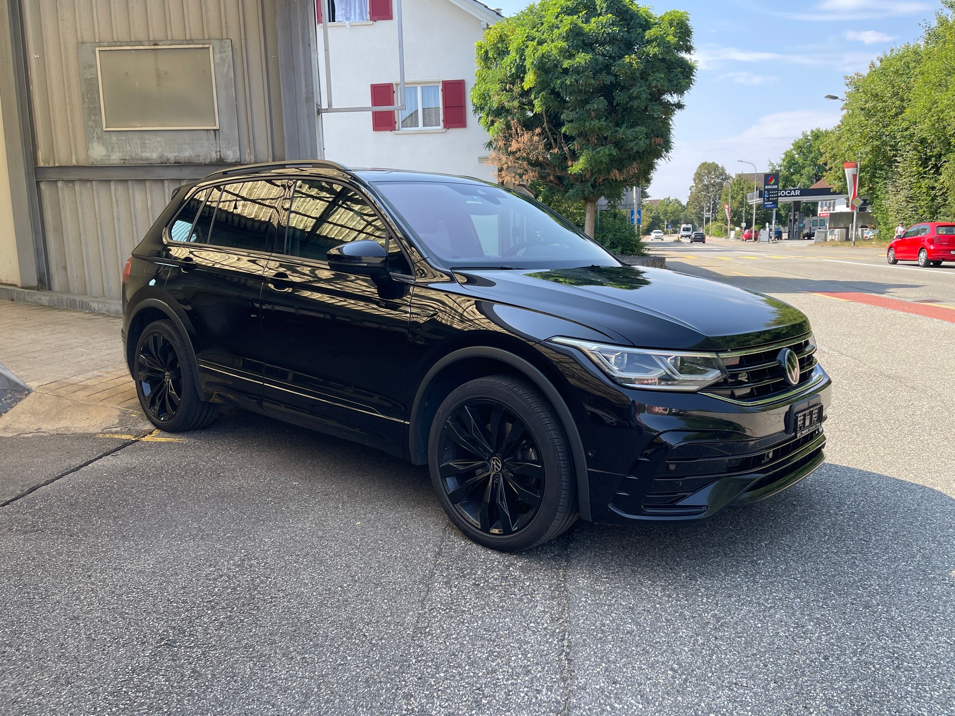 VW Tiguan 2.0 TDI SCR R-Line 4Motion DSG-image-2