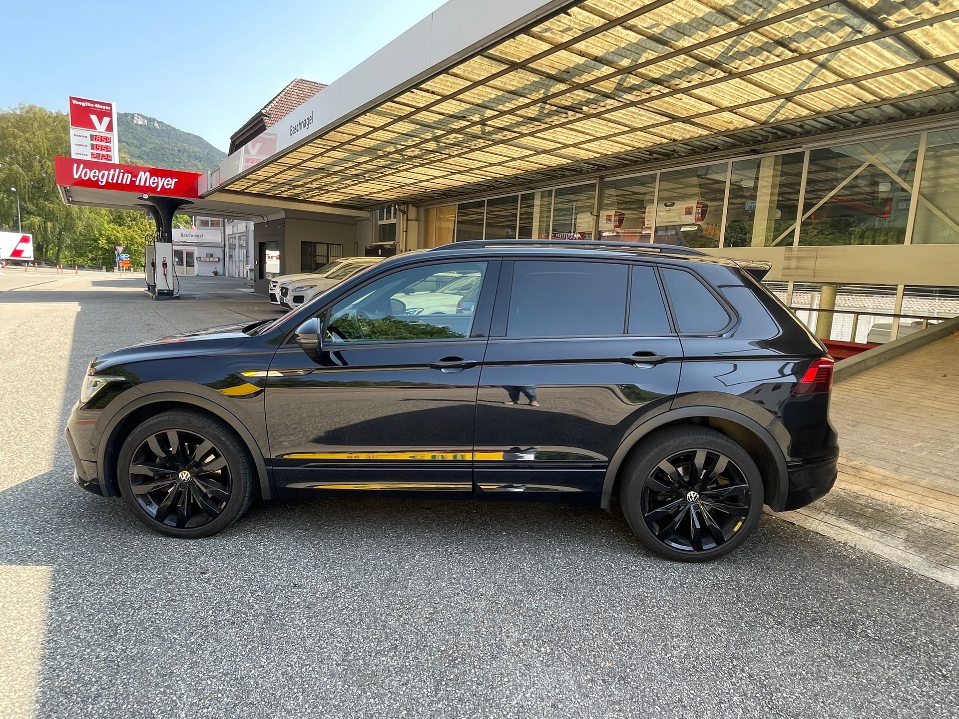 VW Tiguan 2.0 TDI SCR R-Line 4Motion DSG-image-7