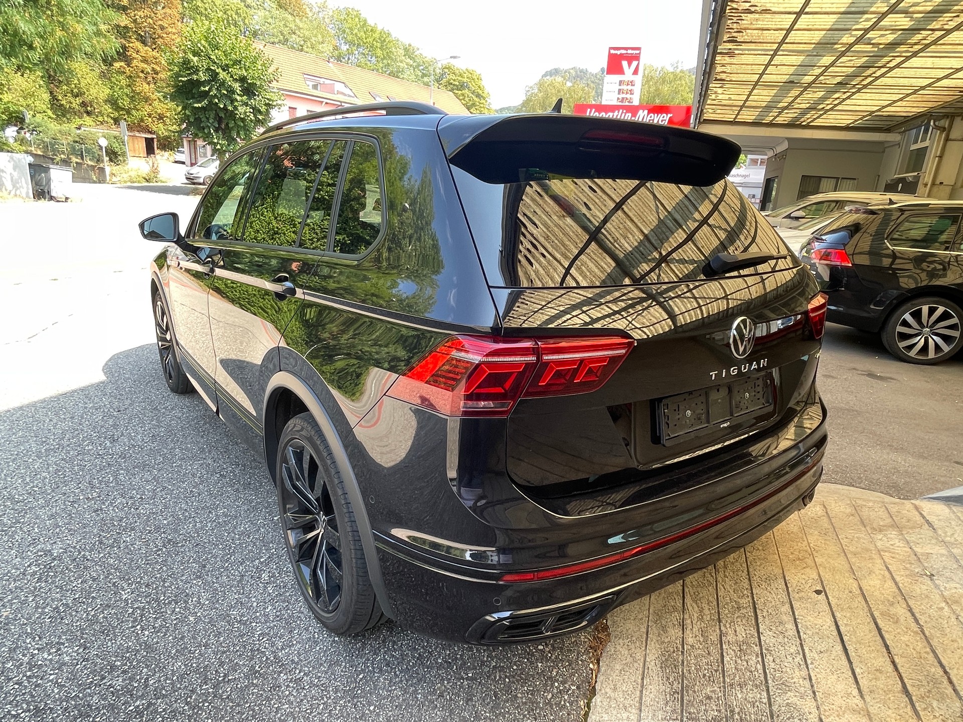 VW Tiguan 2.0 TDI SCR R-Line 4Motion DSG-image-6
