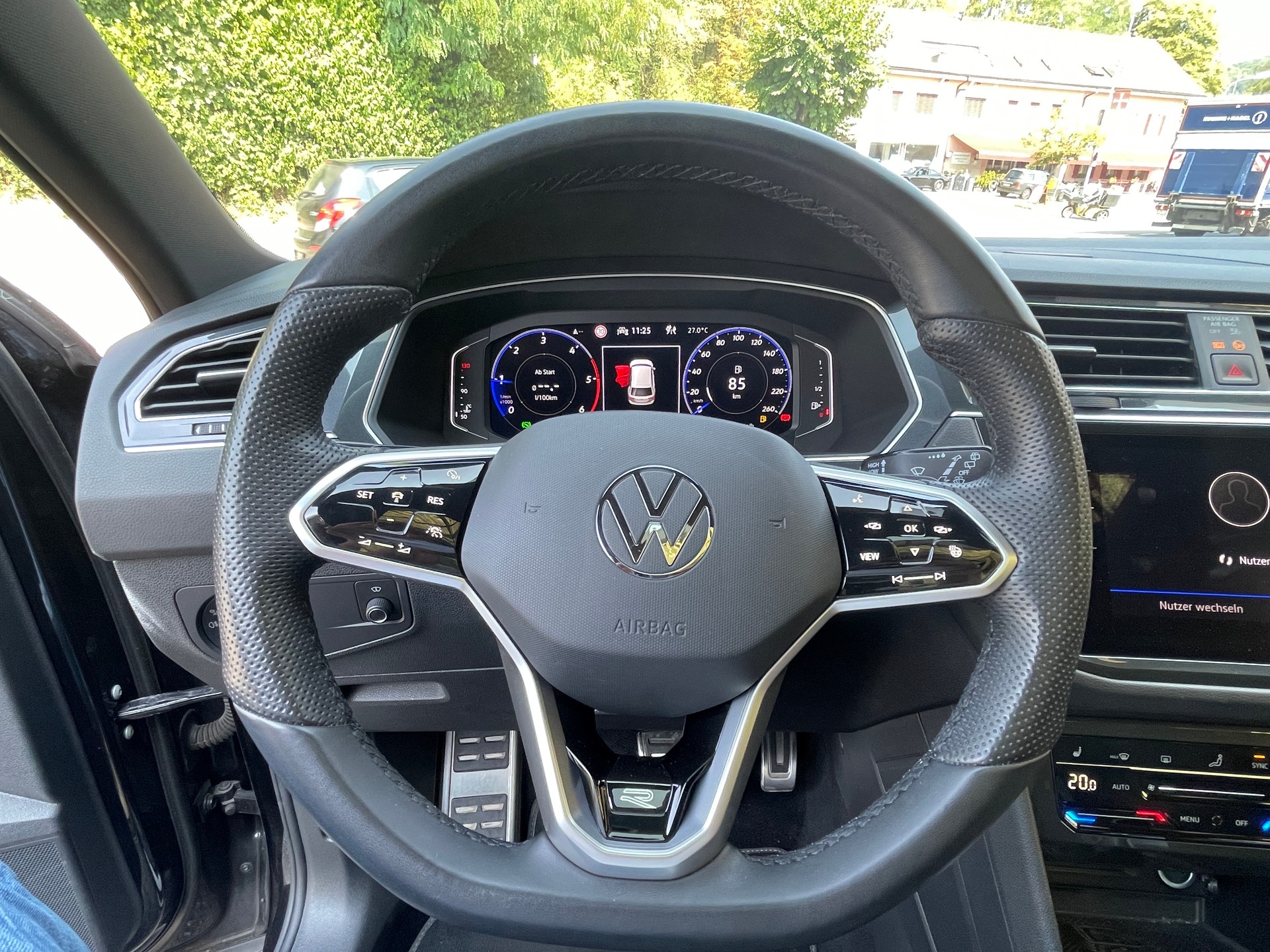 VW Tiguan 2.0 TDI SCR R-Line 4Motion DSG-image-10