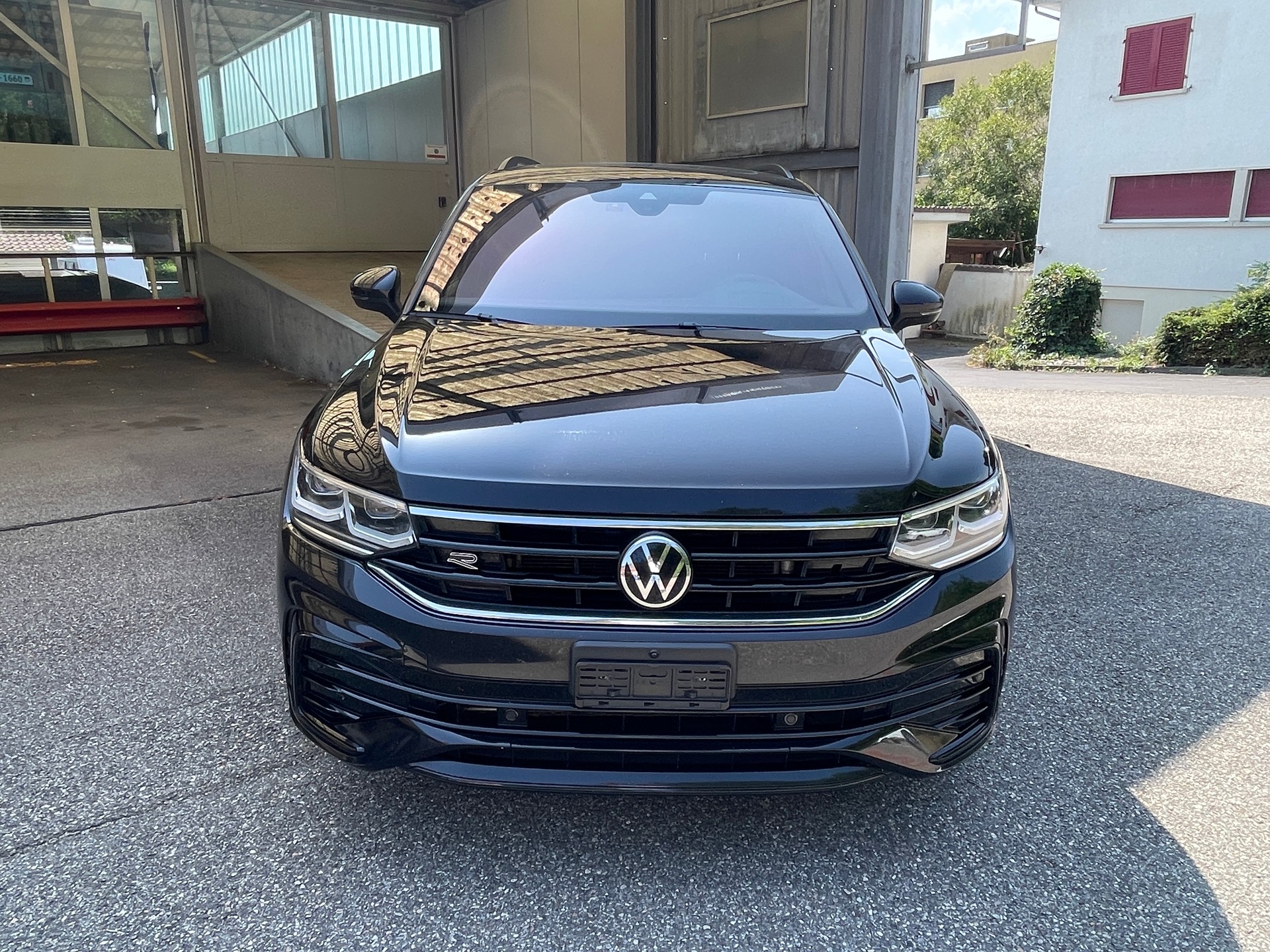 VW Tiguan 2.0 TDI SCR R-Line 4Motion DSG-image-1