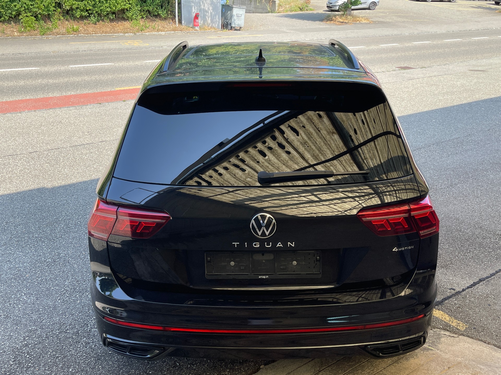 VW Tiguan 2.0 TDI SCR R-Line 4Motion DSG-image-4