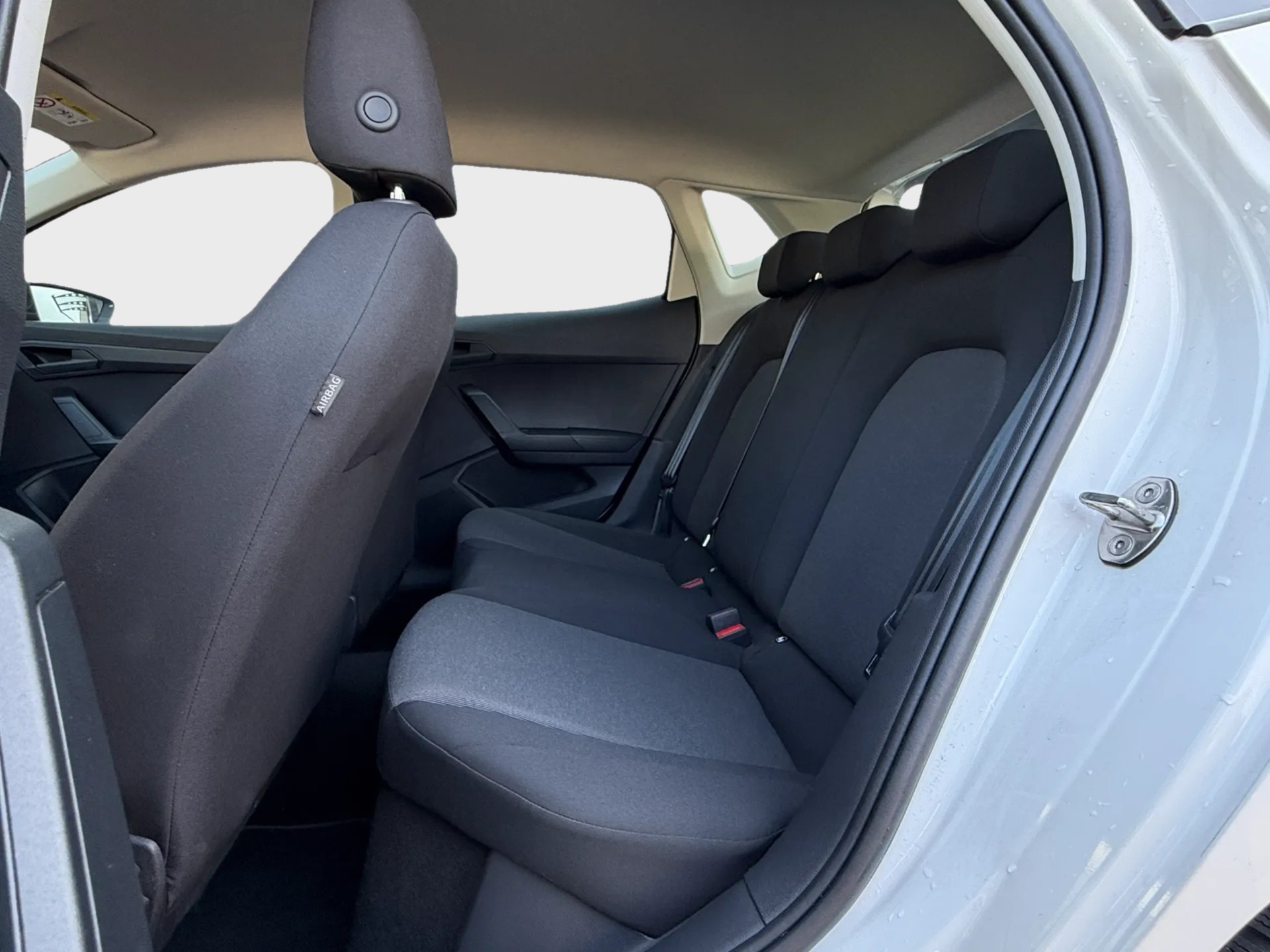 SEAT Ibiza 1.0 EcoTSI Reference-image-11