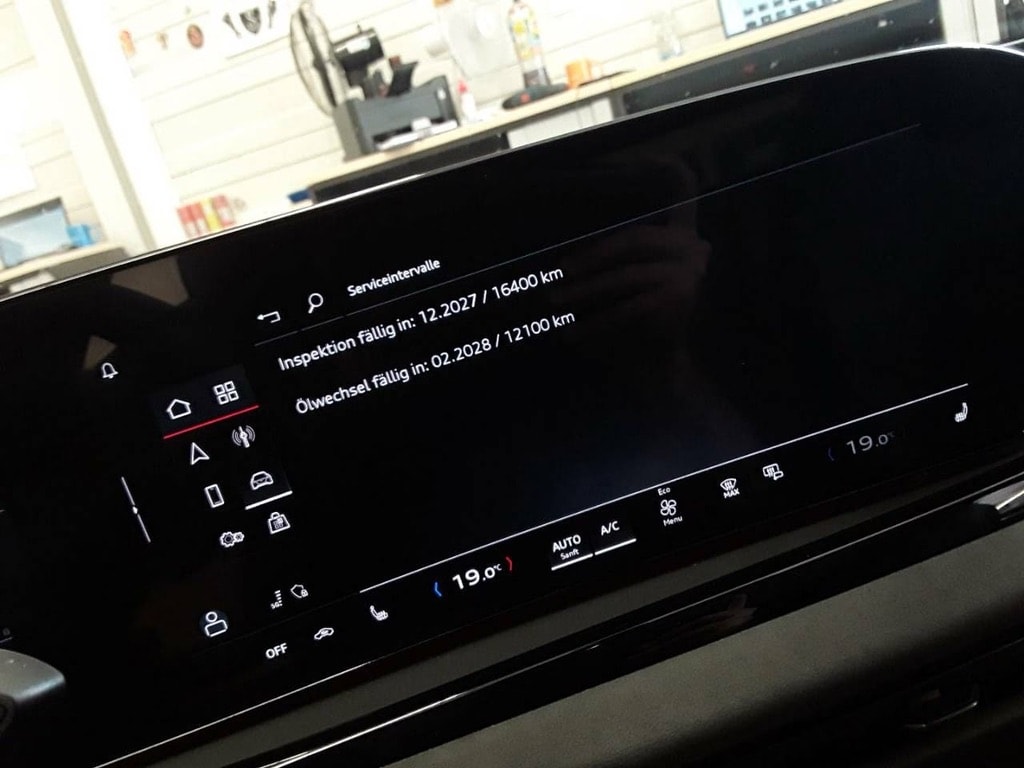 AUDI S5 Limousine TFSI quattro S tronic*ALL Black,5-Jahre Werksgarantie,Panodach,AHK*-image-3