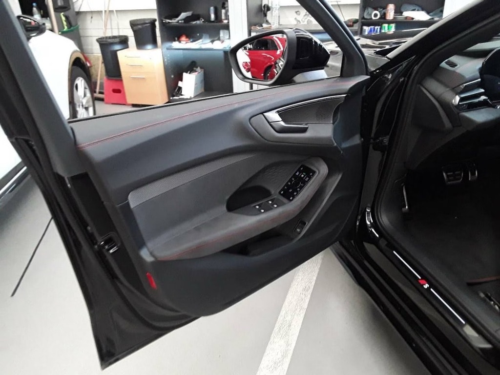 AUDI S5 Limousine TFSI quattro S tronic*ALL Black,5-Jahre Werksgarantie,Panodach,AHK*-image-4
