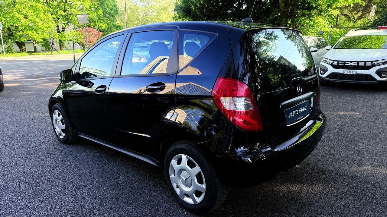 MERCEDES-BENZ A 160 CDI Elégance Autotronic-image-2